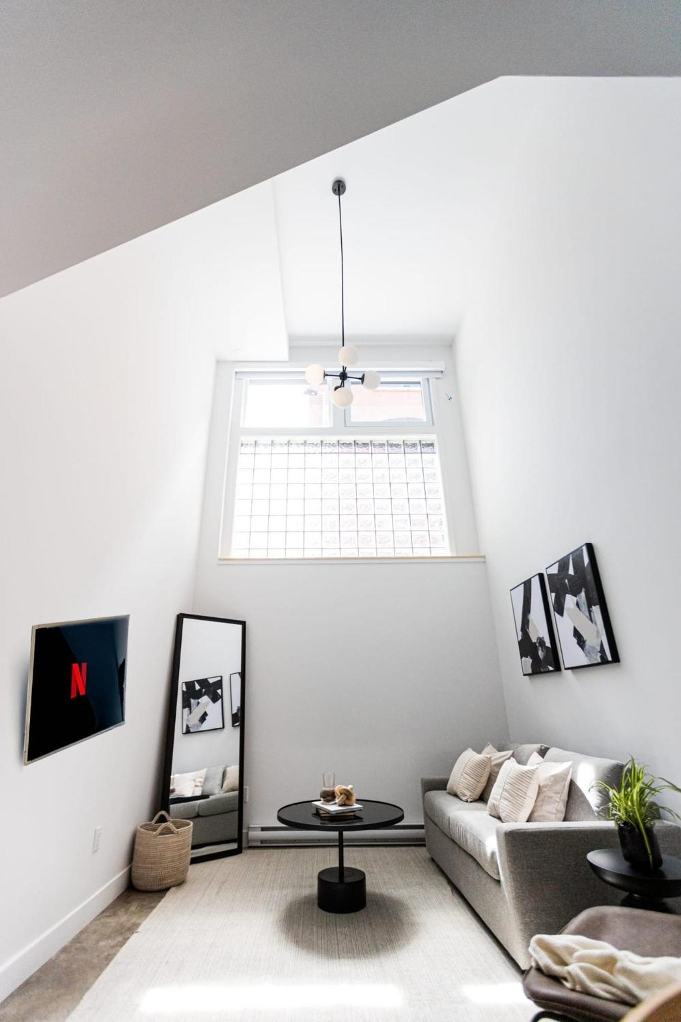 Luxury Loft Style 1bdr With Sofabed In Mile End 1b Montréal