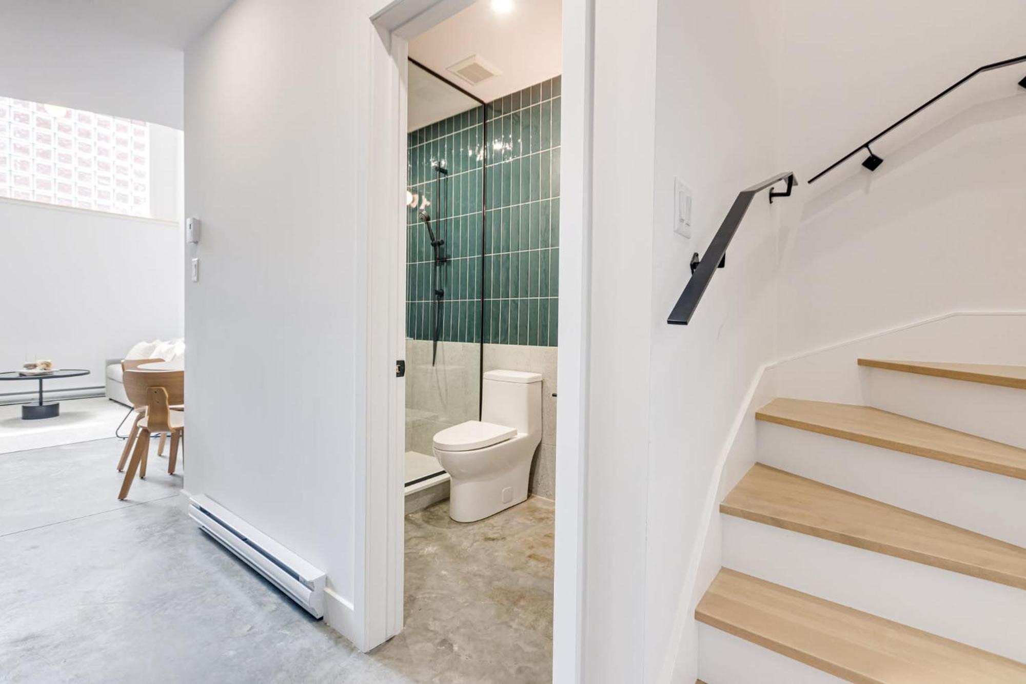 Luxury Loft Style 1bdr With Sofabed In Mile End 1b Montréal